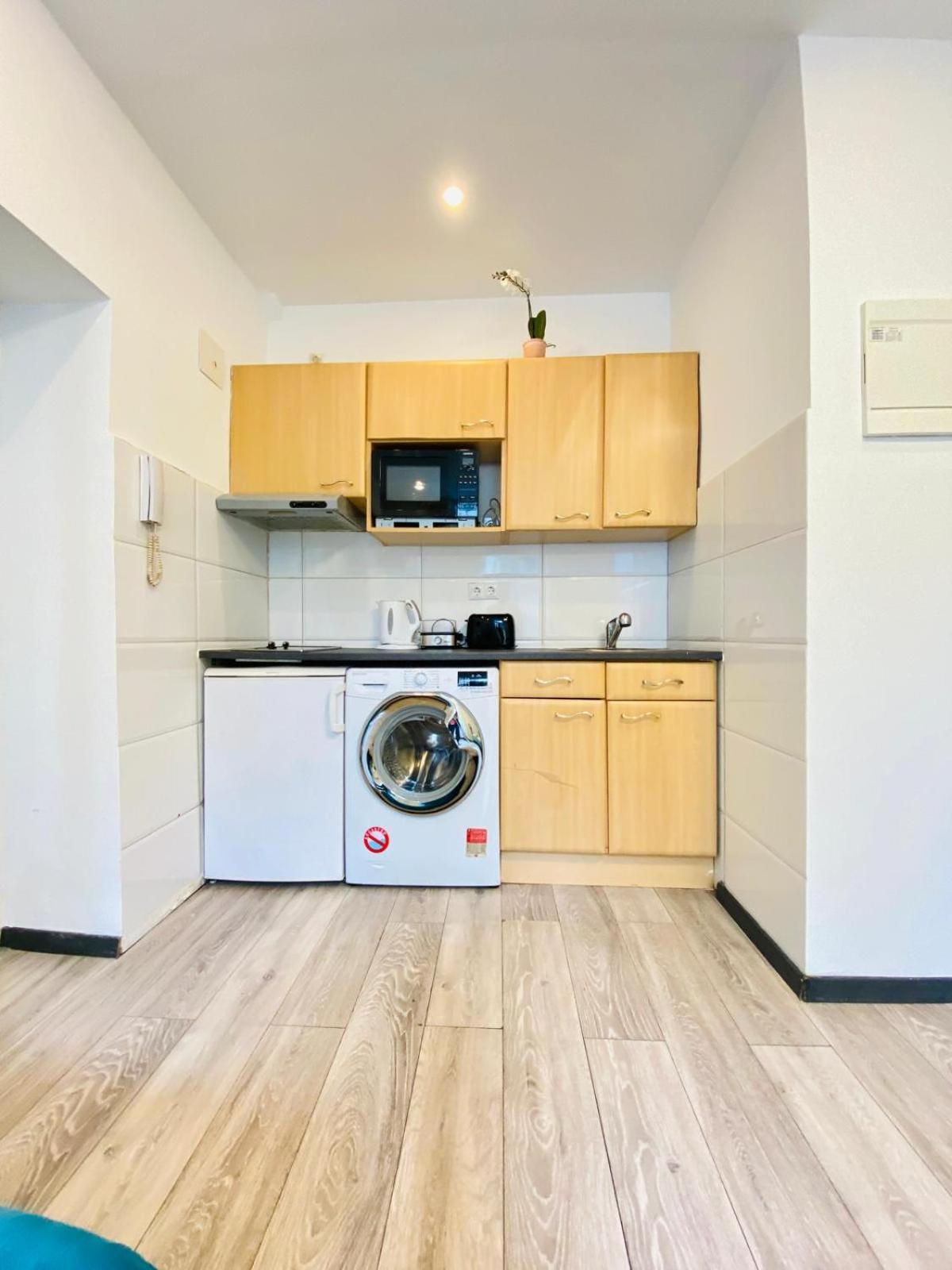 Cute 1Br Apt - 10 Mins Walk From Downtown Vienna Luaran gambar